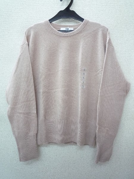 得価，セール ユニクロ UNIQLO カシミヤ100% クルーネックセーター Pink 定価7 990円 Ｓ(セーター)｜売買されたオークション情報、yahooの商品情報をアーカイブ公開 - オークファン 女性用