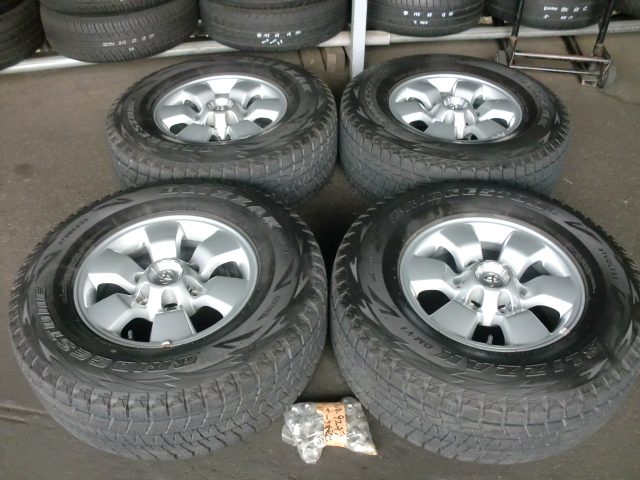 ハイラックスサーフ純正アルミ BSスタッドレス265/70R16 バリ山4本