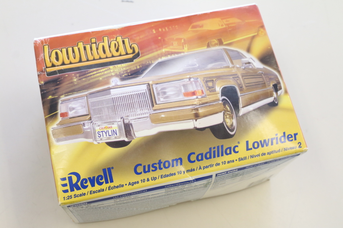 ▽【未開封】lowrider Custom Cadillac Revell 1:25 Scale Niveau2 