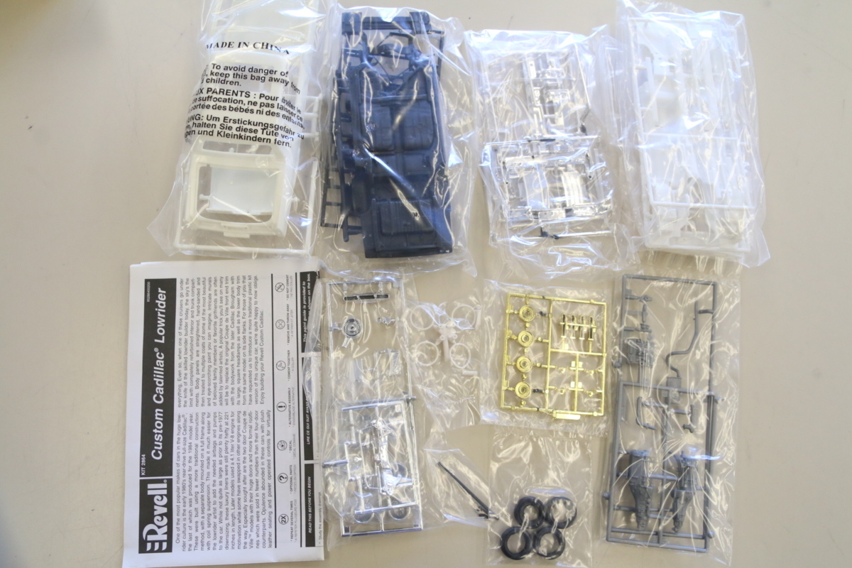 ▽【未開封】lowrider Custom Cadillac Revell 1:25 Scale Niveau2 