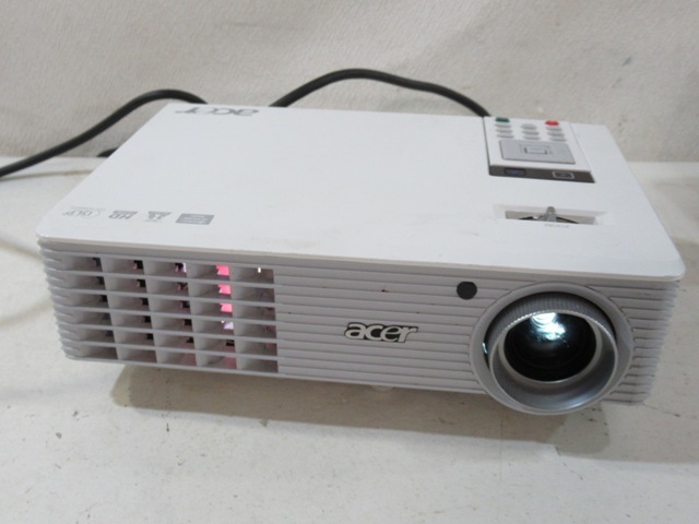 お買い得，低価 2500lm acer H5360 ホワイト DLPプロジェクター プロジェクター エイサー 三芯コード リモコン付(本体)｜売買されたオークション情報、yahooの商品情報をアーカイブ公開 - オークファン 本体