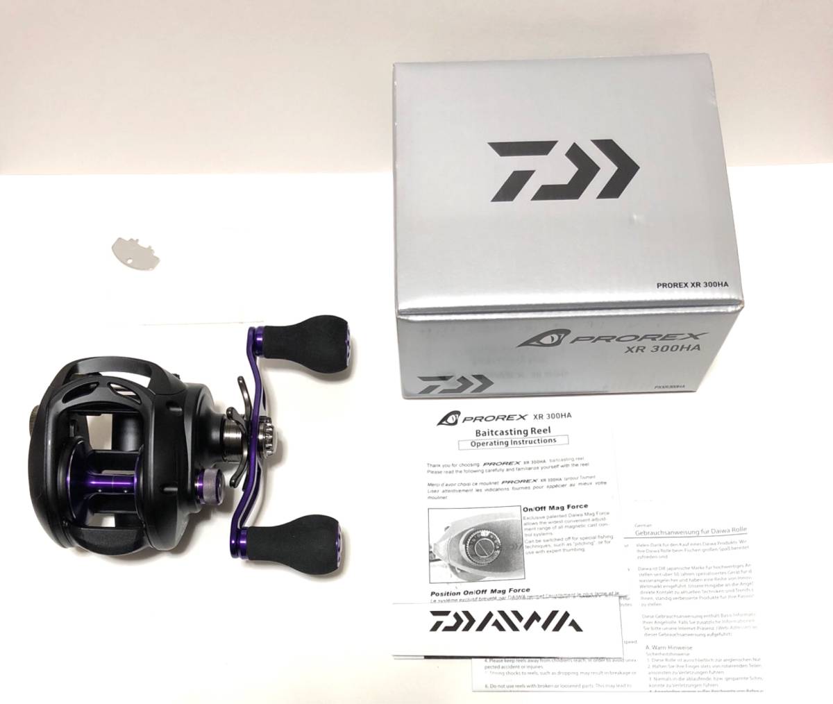 【新品未使用・傷あり】シマノ 15 オシアコンクエスト 300HG 右ハンドル シマノ 15オシアコンクエスト 300HG 右ハンドル新品（税込） 送料無料