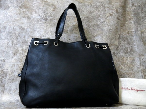 ■Salvatore Ferragamo フェラガモ■メンズ ガンチーニ■レザー 本革■トート バッグ■黒 ブラック■A4 収納 肩掛け お洒落■正規品 美品■