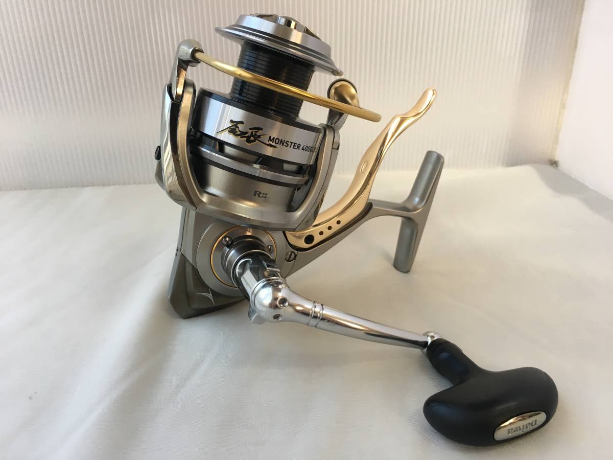 ダイワ 06 トーナメント ISO Z 4000LBD 中古品