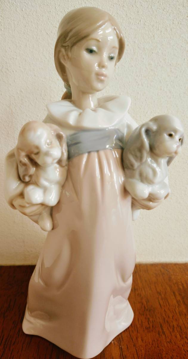 リヤドロ LLADRO 少女 私のパピーたち 犬 No.6419 SC5307F | 置物
