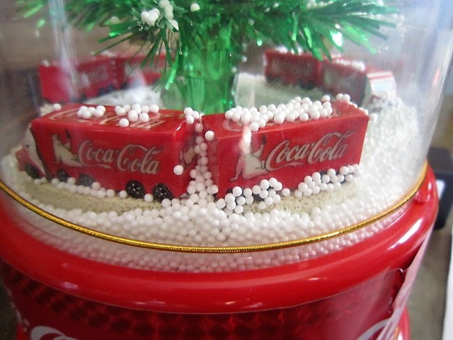コカコーラ クリスマス ツリー型 スノードーム Coca-Cola 非売品 美品 スノードーム 非売品 美品 Coca-Cola コカコーラ クリスマス ツリー型