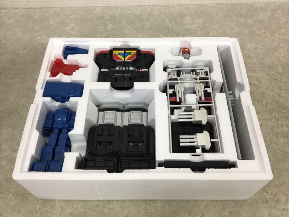 BANDAI バンダイ 地球戦隊ファイブマン 超合金 マックスマグマ