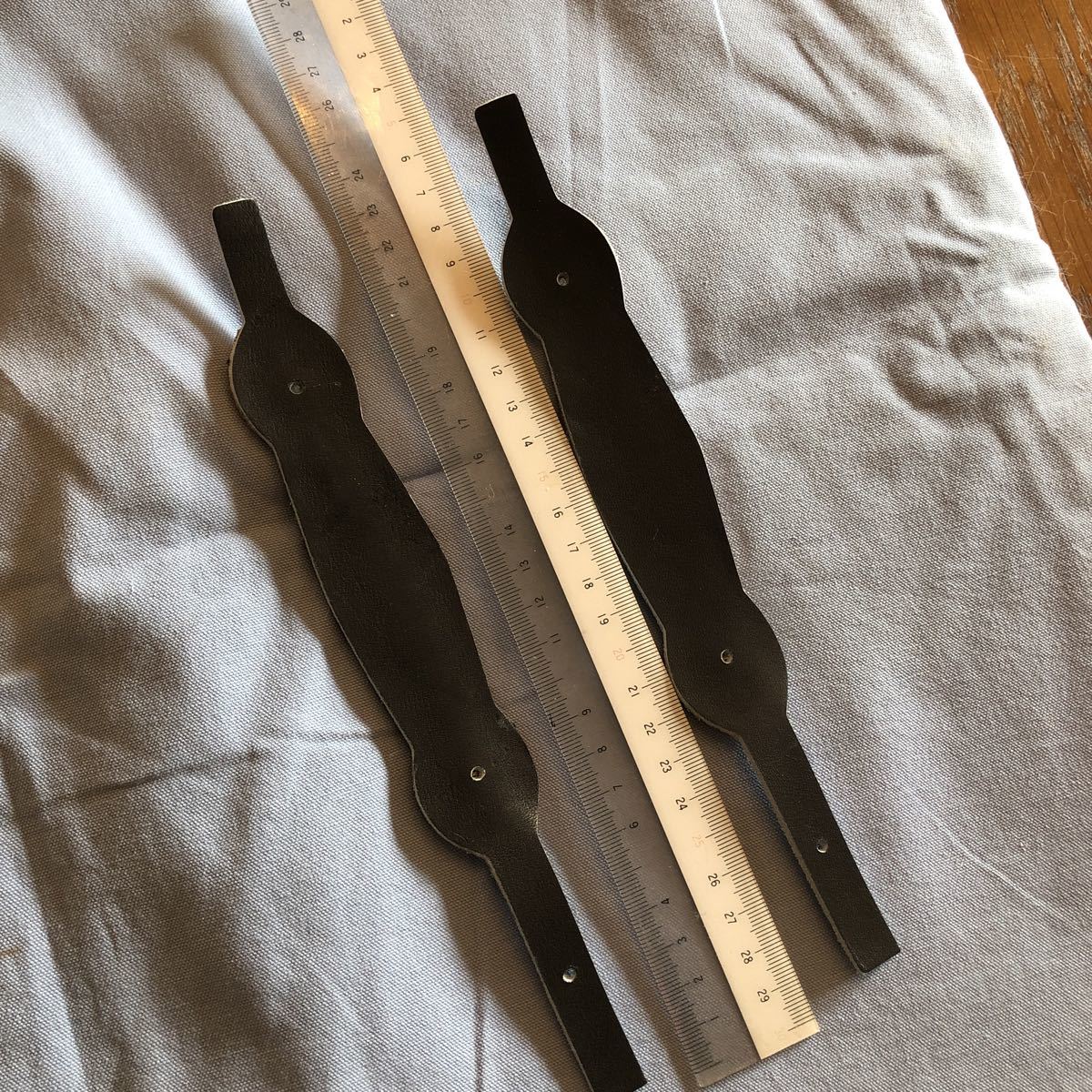 人気定番，SALE 太刀用 吊り 皮 革 現代 ２枚 黒(鍔、刀装具)｜売買されたオークション情報、yahooの商品情報をアーカイブ公開 - オークファン 鍔、刀装具