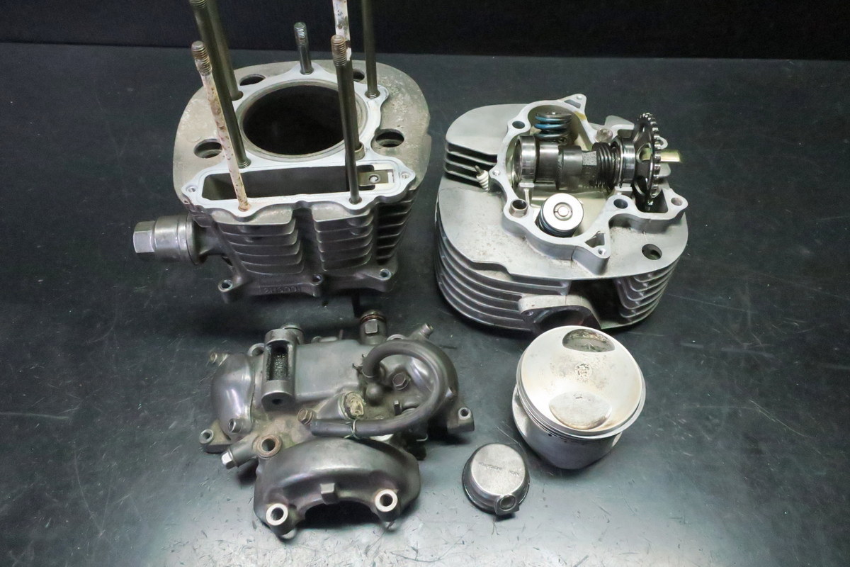 【セール，送料無料】 SR400 純正シリンダーヘッド＆シリンダー ピストン 1JR(その他)｜売買されたオークション情報、yahooの商品情報をアーカイブ公開 - オークファン ヤマハ用