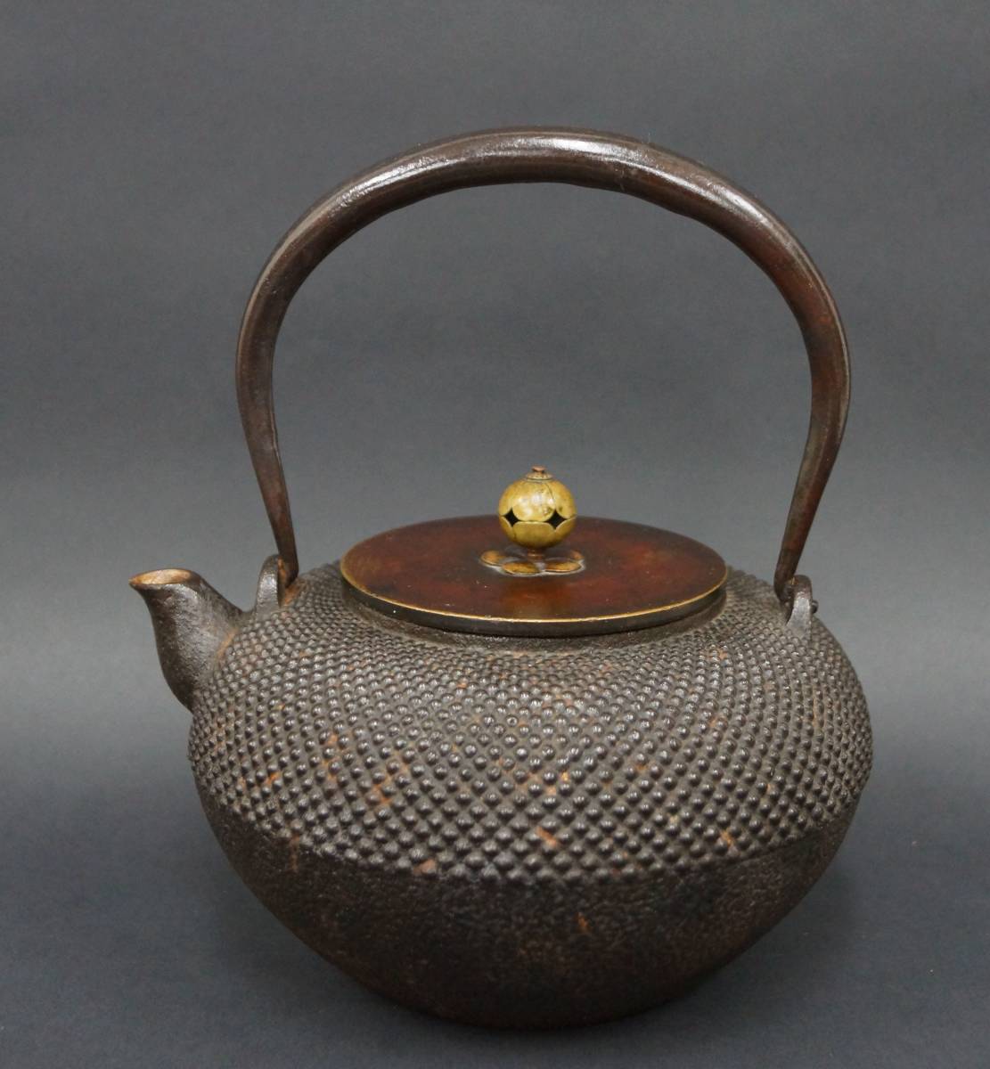 閑寂堂】蔵出時代 鉄瓶 鉄急須 金工細工『霰』銅蓋梅摘 重約1.6kg