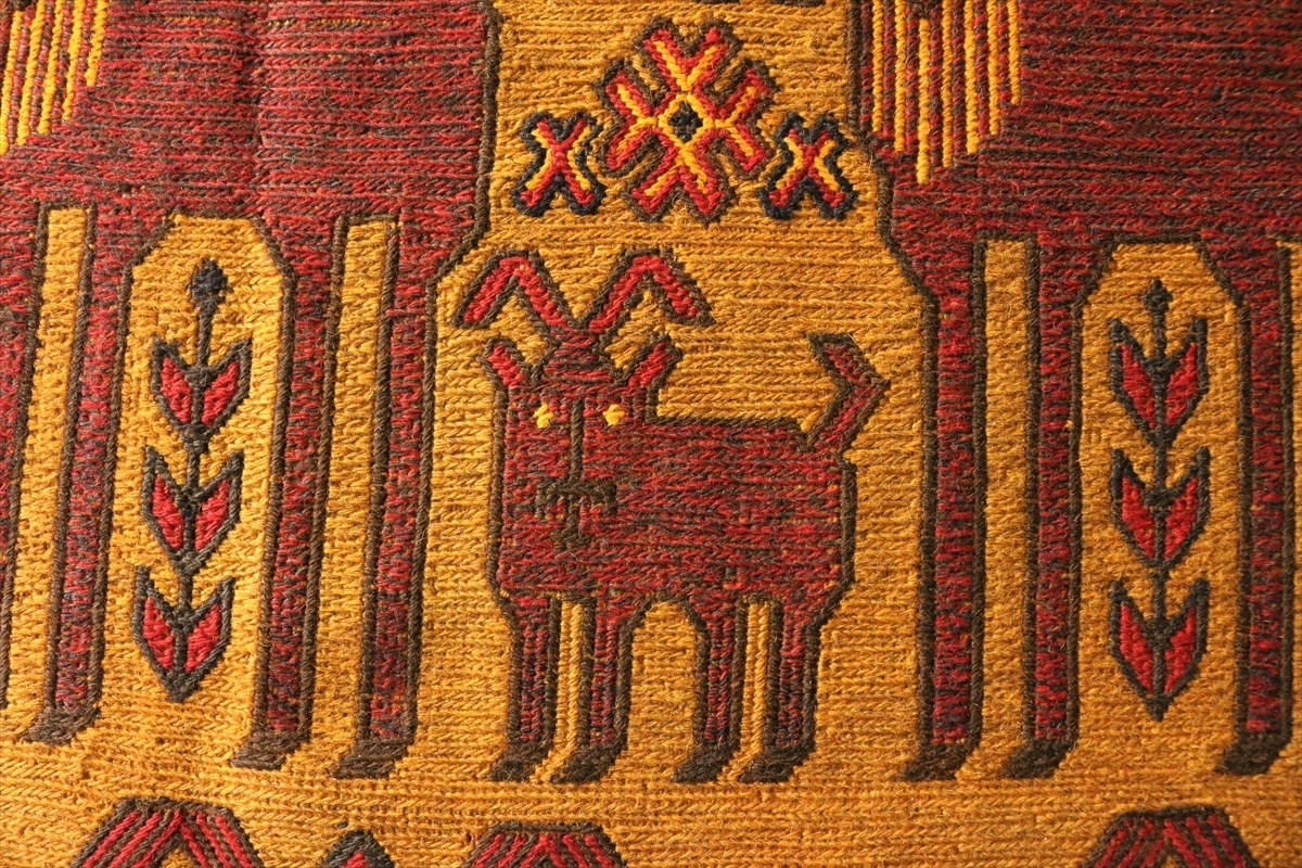 新品 未使用品 山羊ファミリー一家集結 アフガン産 手織りキリム 269×197cm ソファ前に ラグ アンティーク家具 カーペット LBKB10605