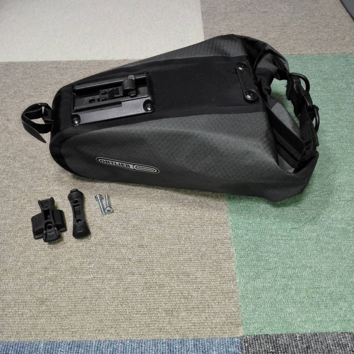 ORTLIEB(オルトリーブ)サドルバックLサイズ　スレート色