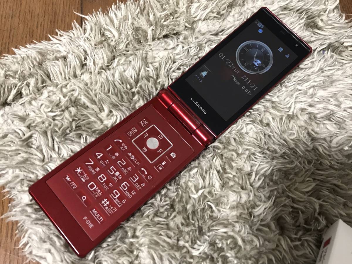 F01E 富士通 ドコモ レッド 美品 おまけあり ガラケー docomo STYLE