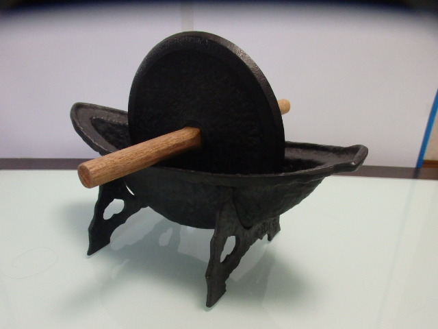 1848年創業 南部鉄器工房及富 NAMBUTEKKI OITOMI SHOP 別注カラー 南部鉄器 急須＆瓶敷セット／藤巻百貨店 OIGEN南部鉄器 | 鉄瓶 及源鋳造 – 南部鉄器工房 南部鉄器及富の通販 OIGEN別倉庫発送