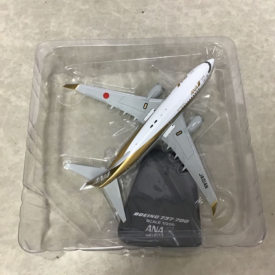 全日空商事 1/200 ANA ボーイング737-700 GOLD JET /ミニカー 全日空