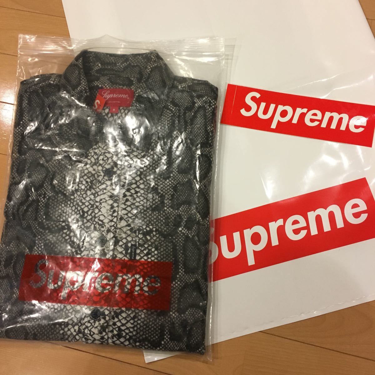 定価以下・新品未使用】 Supreme Snake S/S 油っこく Shirt 『M』