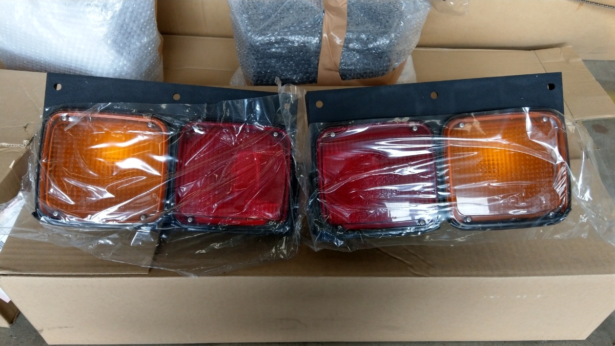 いすゞISUZU エルフ 純正テールランプLED加工 流れるウインカー完成品
