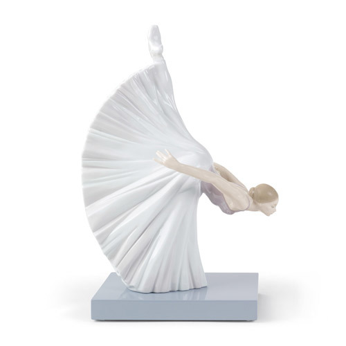 リヤドロ | リヤドロ公式オンライン ジゼルのロマンス 踊る少女 LLADRO 女性 人形 フィギュア オブジェ バルコニーの朝 女の子 [並行 ハムレット : 踊る少女(スペシャルバージョン)