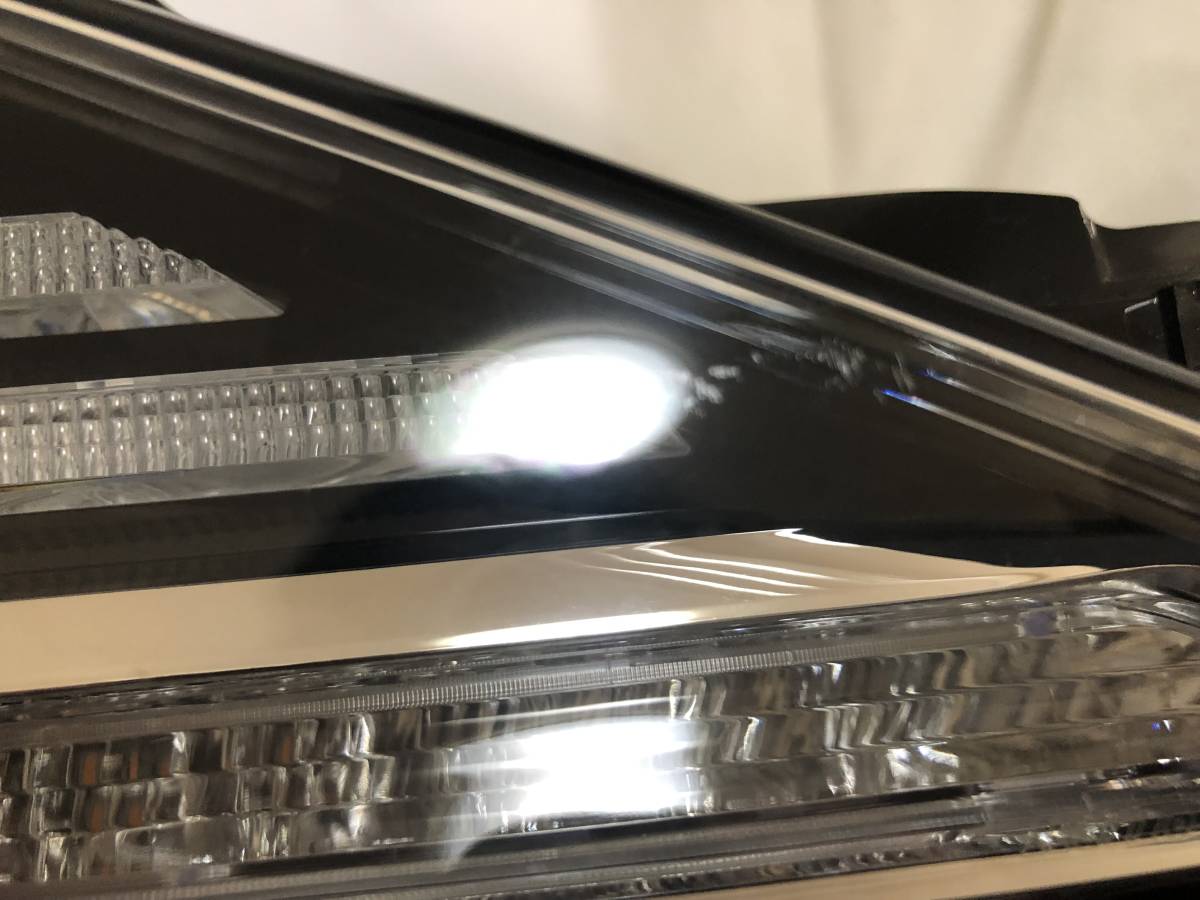 HDY）トヨタ カムリ AXVH70 純正右ヘッドライト KOITO 33-233 （Y