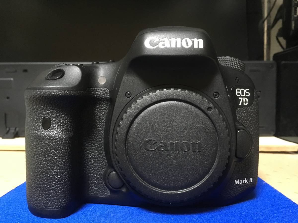EOS 7D II Mark ボディ Canon マップカメラで美品で購入致しました -