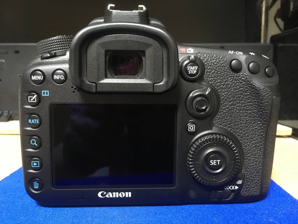 EOS 7D II Mark ボディ Canon マップカメラで美品で購入致しました -
