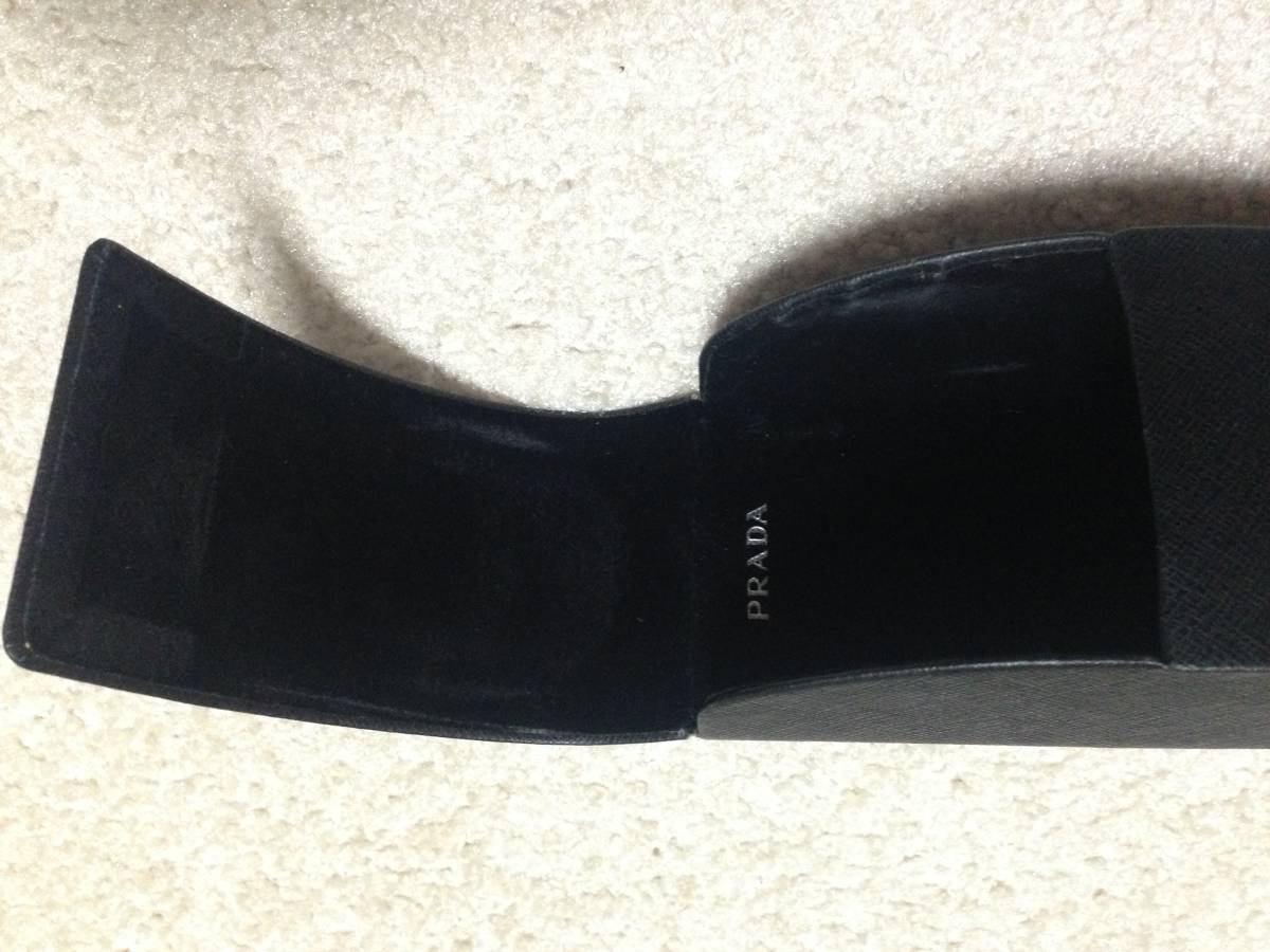 PRADA サングラス プラダ New人気モデル□PRADA□PR17WS PRADA（サングラス&frasl;メガネ）のフリマアイテム一覧 メルカリ ☆美品☆ PRADA プラダ　サングラス　SPR25N　レディース　メンズ　ケース付き　ダークブラウン　おしゃれ かっこいい クール　本物　 　 