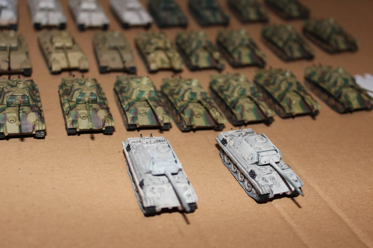 ジャンク品　ワールドタンクミュジアム他　　　パンサー多数　B_4