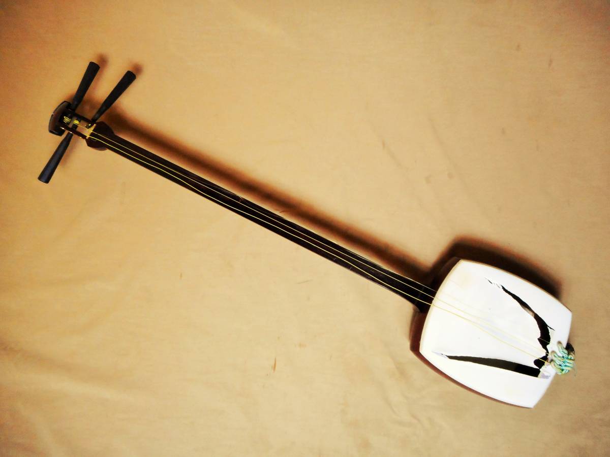  三味線 紅木 綾杉胴 東さわり 99㎝(本体)｜売買されたオークション情報、yahooの商品情報をアーカイブ公開 - オークファン 本体