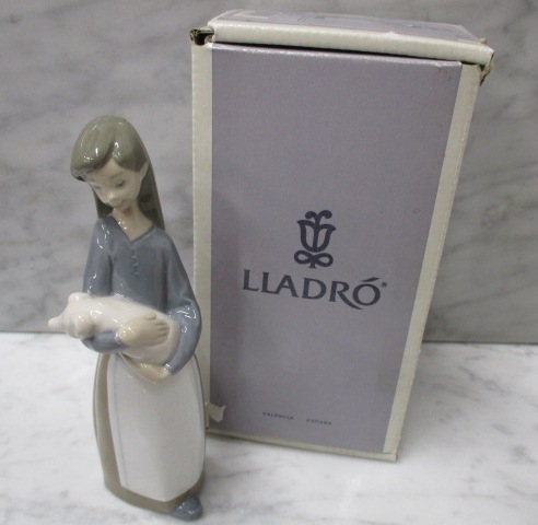 O1562 リヤドロ/LLADRO「豚を抱いた女の子」陶器人形 フィギュリン