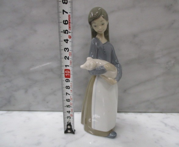 O1562 リヤドロ/LLADRO「豚を抱いた女の子」陶器人形 フィギュリン