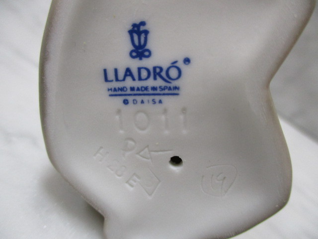 O1562 リヤドロ/LLADRO「豚を抱いた女の子」陶器人形 フィギュリン