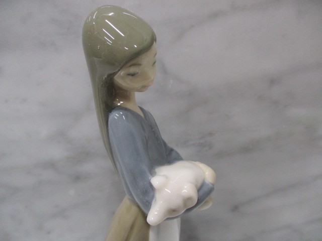 【美品】リヤドロ LLADRO 1011 少女と子豚 フィギュリン 陶器人形 O1562 リヤドロ/LLADRO「豚を抱いた女の子」陶器人形 フィギュリン