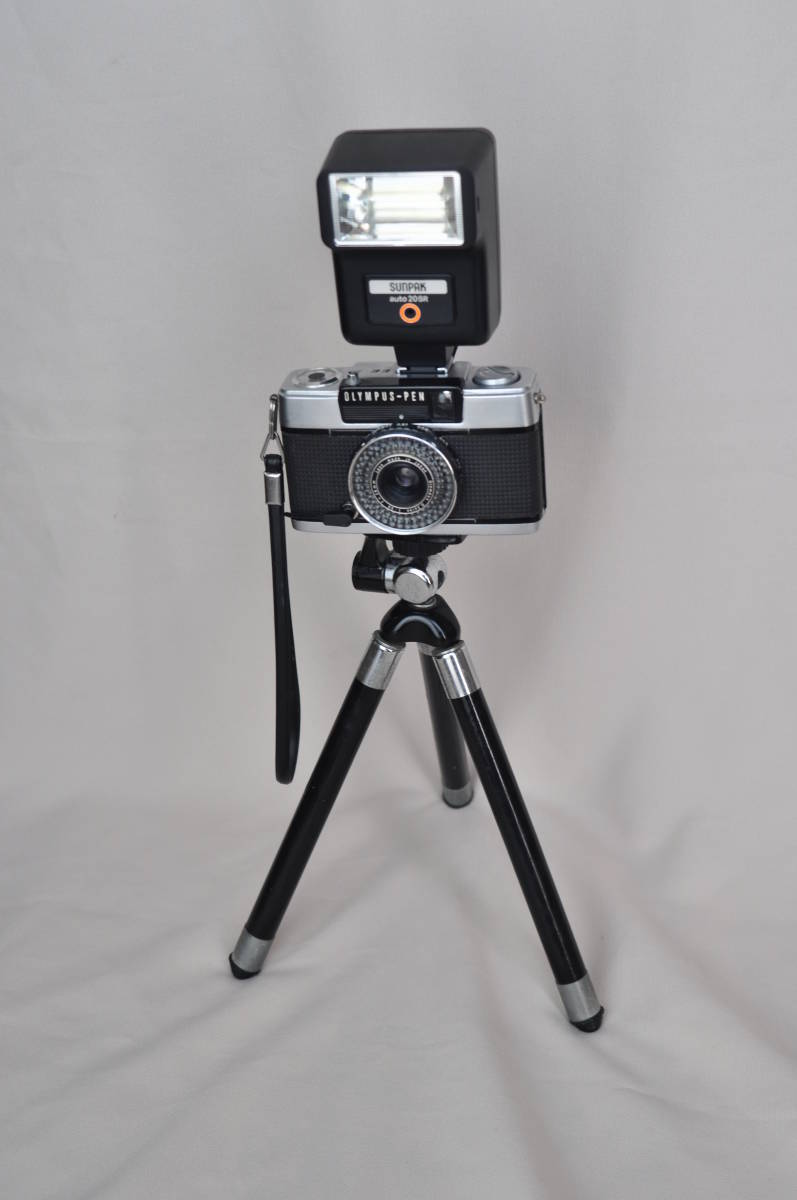 フィルムカメラ:オリンパスペンEE-2　ストロボ:サンパックauto20SR　三脚:キング_1
