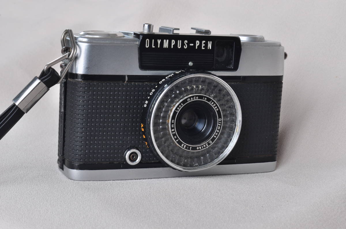 フィルムカメラ:オリンパスペンEE-2　ストロボ:サンパックauto20SR　三脚:キング_2