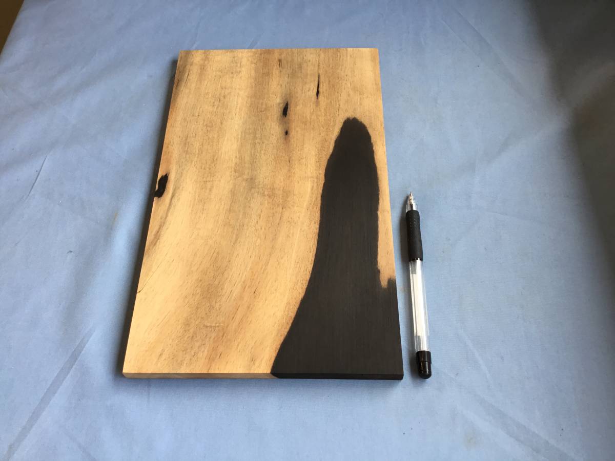 黒柿板で綺麗な木目が出て希少価値の高い素材！加工材として使えます。