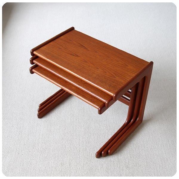 デンマーク ビンテージ ネストテーブル/北欧家具/チーク/サイドテーブル/ミッドセンチュリー【木製コ型テーブル】Y-996