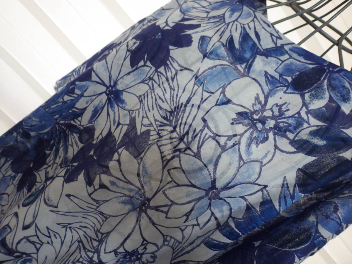 ハンドメイド：北欧 　大輪　ボタニカル　藍色　フラワー　水彩　おしゃれもゆるOP