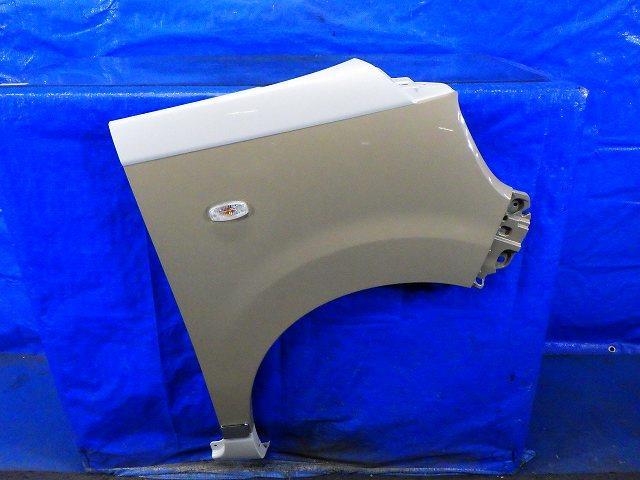 ムーヴキャンバス LA800S 右フェンダー WE9
