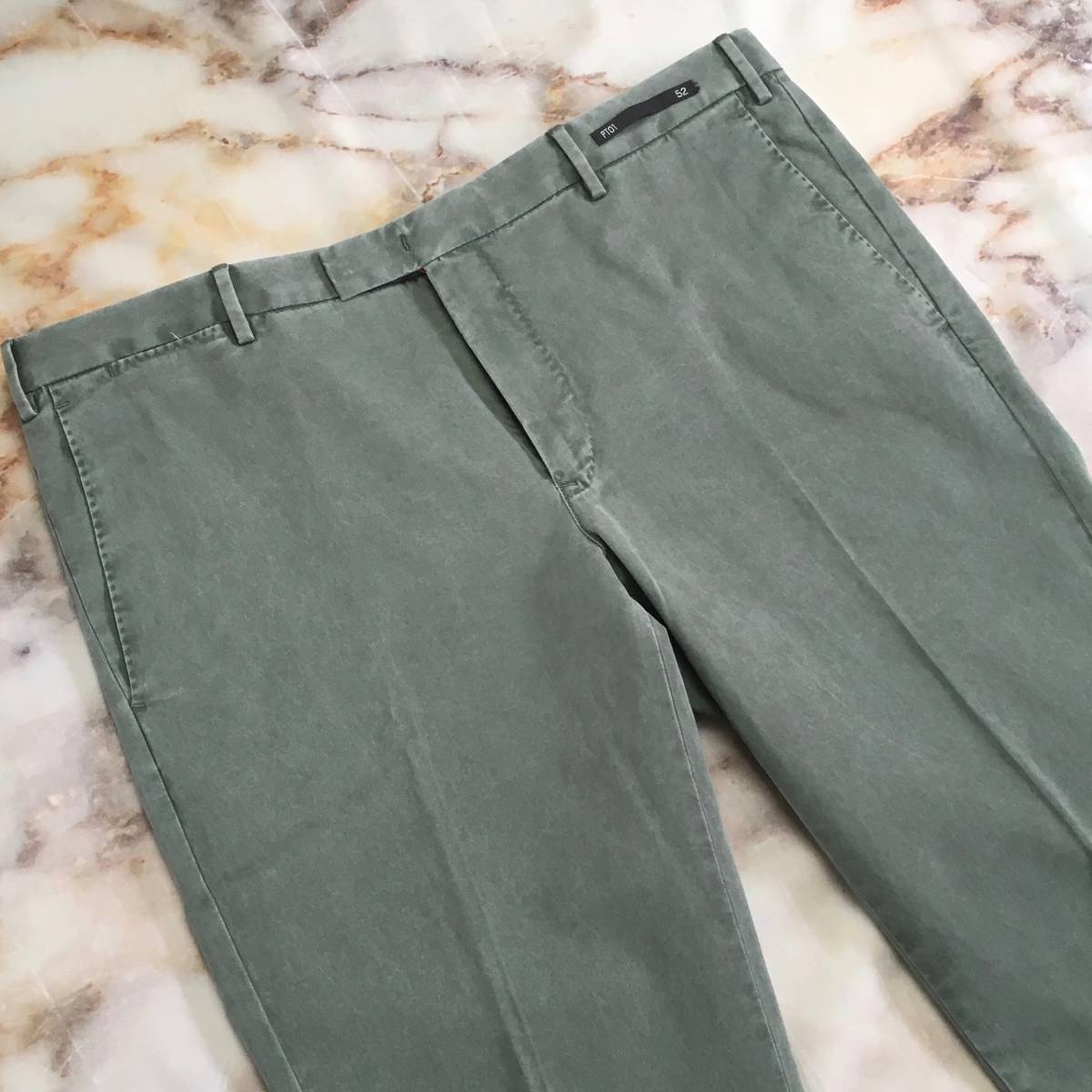 新品 PT01 美しい色味が光るストレッチスラックス スキニーフィット size52(ウエスト94cm) マドラスベイ madrassbay グレイッシュオリーブ