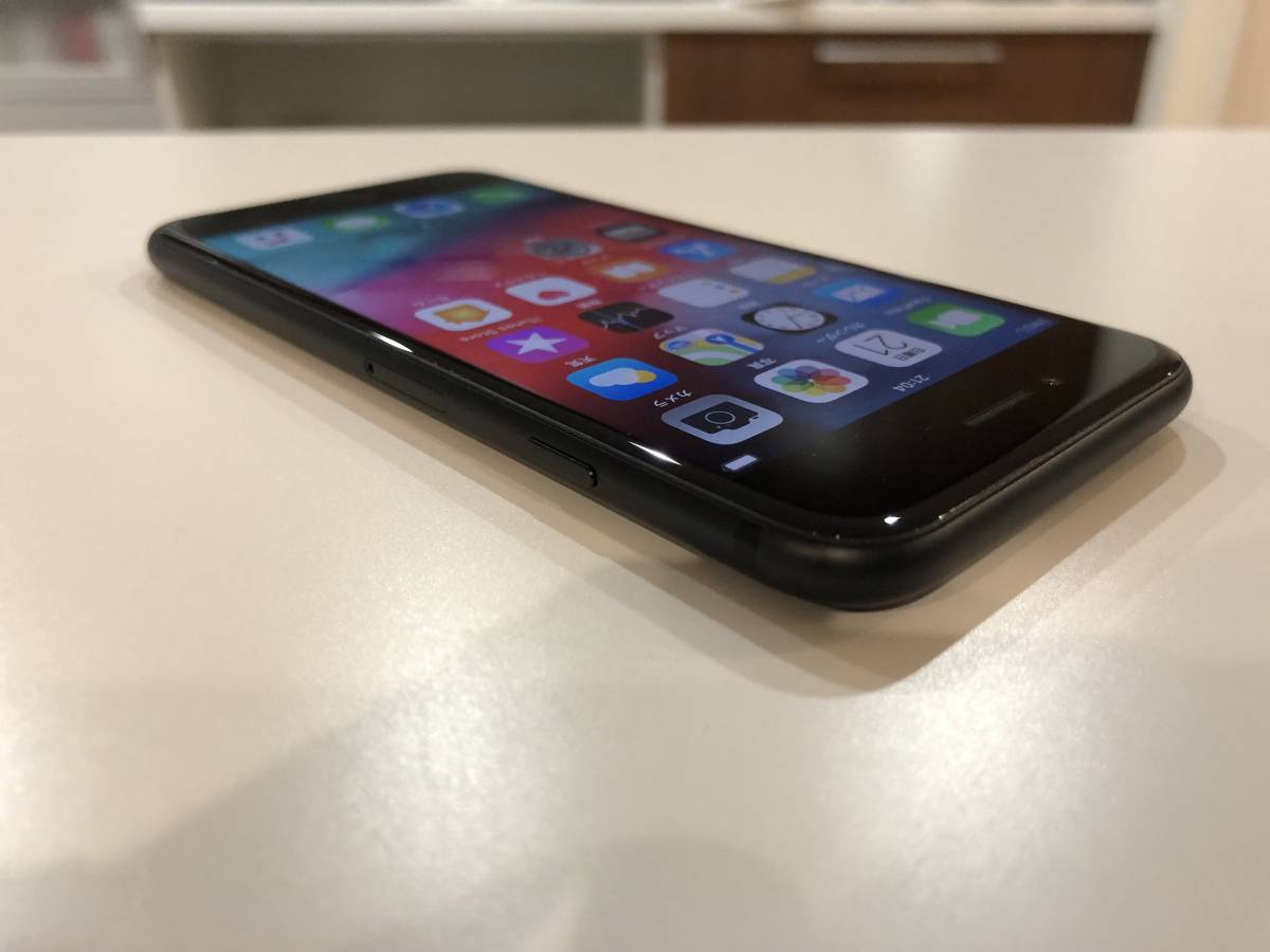 ★美品★ iPhone7 docomo 32GB ブラック SIMロック解除済 アクティベート済_5