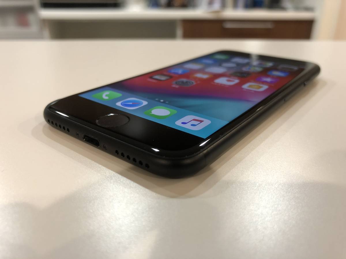★美品★ iPhone7 docomo 32GB ブラック SIMロック解除済 アクティベート済_6
