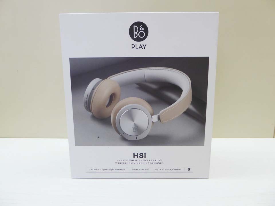 & Bang Sound and Olufsen Design バング Olufsenの創立100周年を