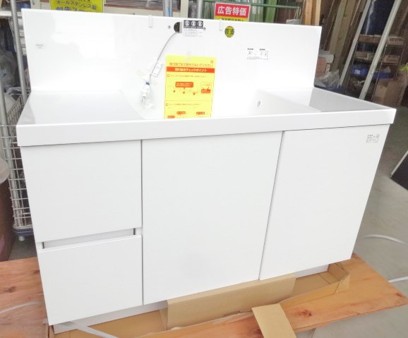 リクシル 洗面台・洗面化粧台,INAX LIXIL 洗面化粧台 エルシィ,間口1200カテゴリーの間口1200 エルシィ洗面台の引き出し前面板 LC LC（エルシィ）と造作カウンターの洗面台で身支度し - L.C.（エルシィ 3面鏡(LED照明 間口750mm L.C.〈エルシィ〉 LCYN-755SFY-A&frasl;VP2H+MILCY-751XJU LIXILの洗面化粧台・エルシィ（L.C.）」 LIXIL(INAX)洗面化粧台『L.C.エルシィ』シリーズのご紹介