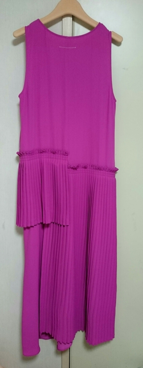 MM6 Maison プリーツ Margiela(エムエムシックス) ﾒｿﾞﾝ ワンピース 