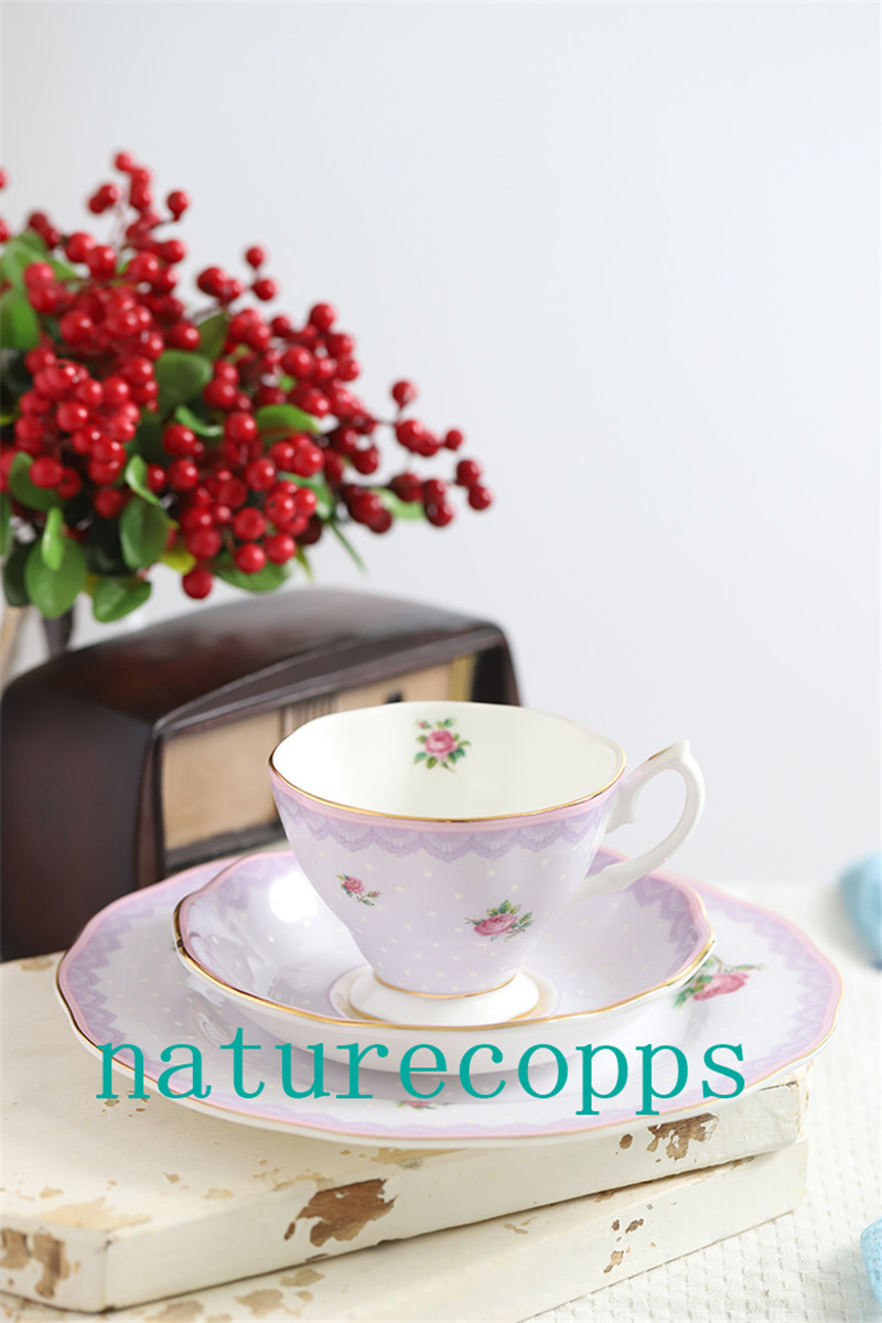 ROYAL ALBERT ロイヤルアルバート カップ＆ソーサー 花柄 金縁 2客