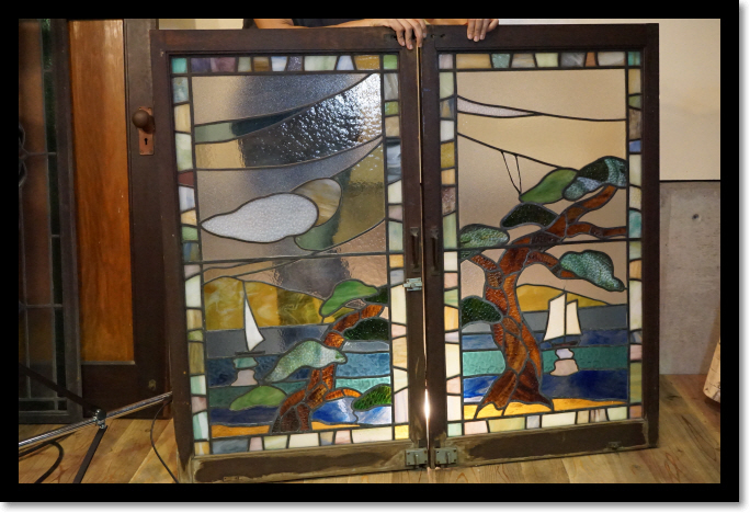 大正ロマン アンティーク 神戸洋館 窓ガラス ステンドガラス 色硝子 松 建具 建具 売買されたオークション情報 Yahooの商品情報をアーカイブ公開 オークファン Aucfan Com