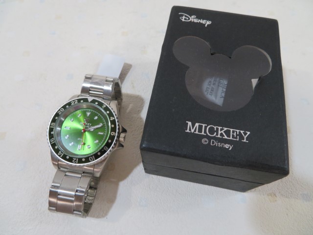 Disney Consumer Products Mickey フェイスグリーン 腕時計 ディズニー ミッキーマウス 手巻き式 アナログ 元箱付 07921 ミッキーマウス 売買されたオークション情報 Yahooの商品情報をアーカイブ公開 オークファン Aucfan Com