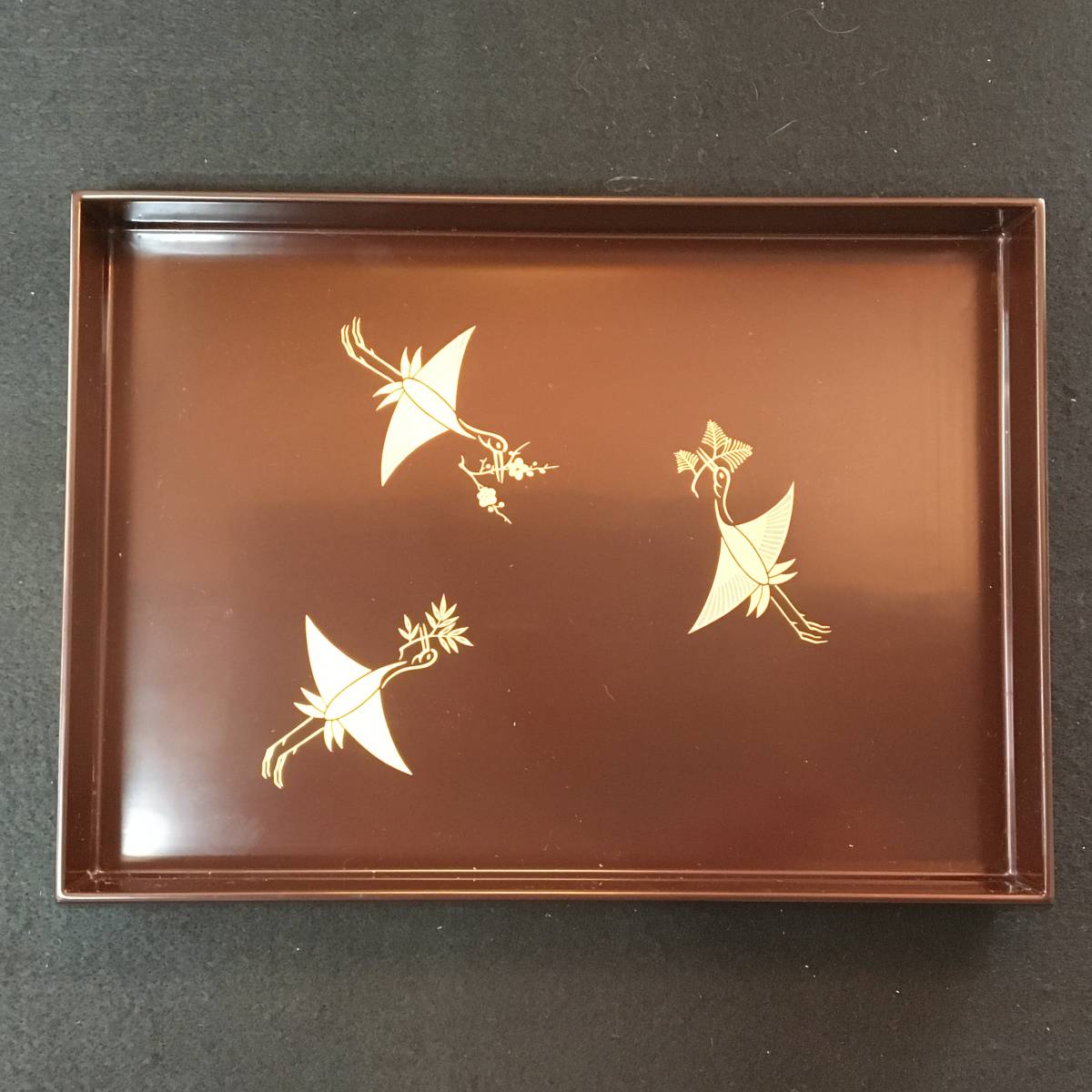 低価，大人気 京の漆芸 象彦/手許箱 松喰鶴蒔絵柄/漆器 木製21.5cm&times;29.5cm&times;3.6cm 品/工芸品(硯箱、文箱)｜売買されたオークション情報、yahooの商品情報をアーカイブ公開 - オークファン 硯箱、文箱