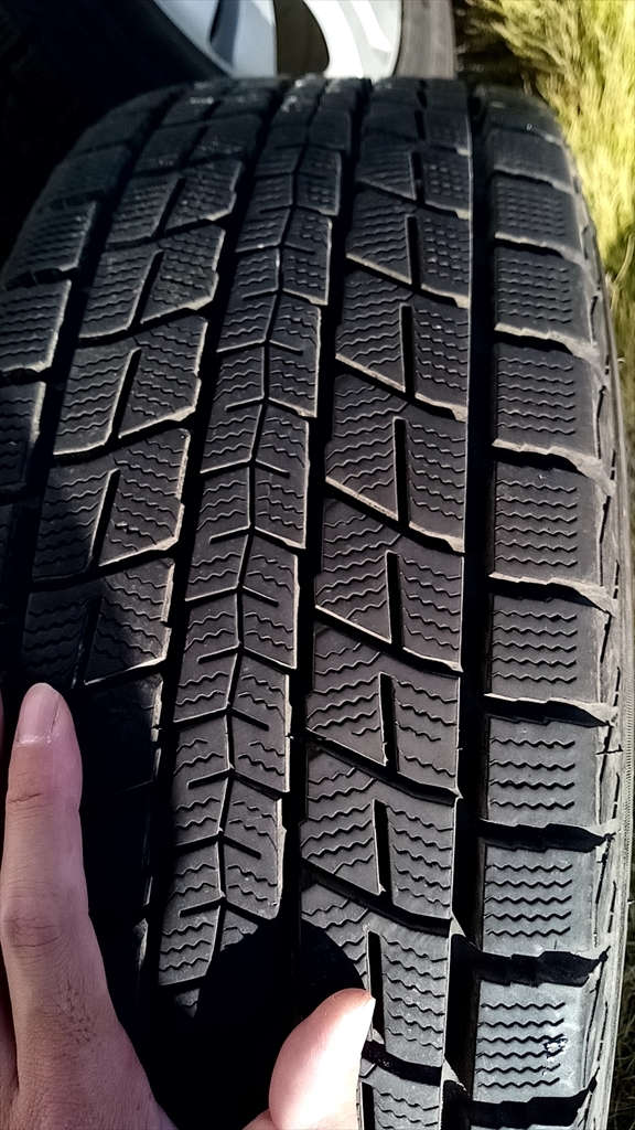 1-2 バリ山 ダンロップウインターマックス SJ8 225⁄65R17 社外