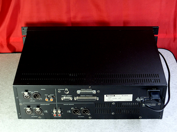 ☆ 完動品 使用時間少 TASCAM MD-801R 業務用MDデッキ 3Uラック対応